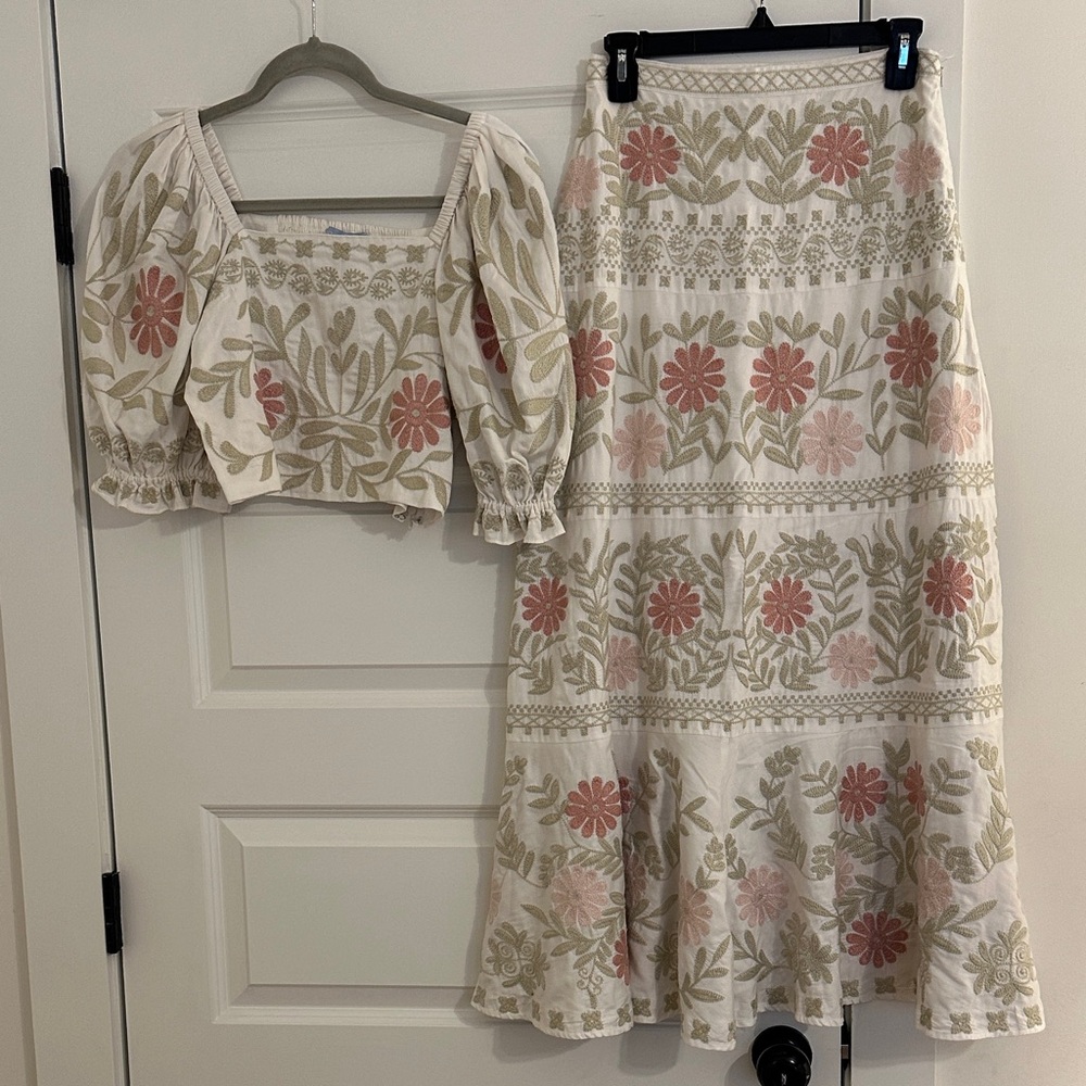 Antonio Melani Embroidered Floral Set in Cream and Pink